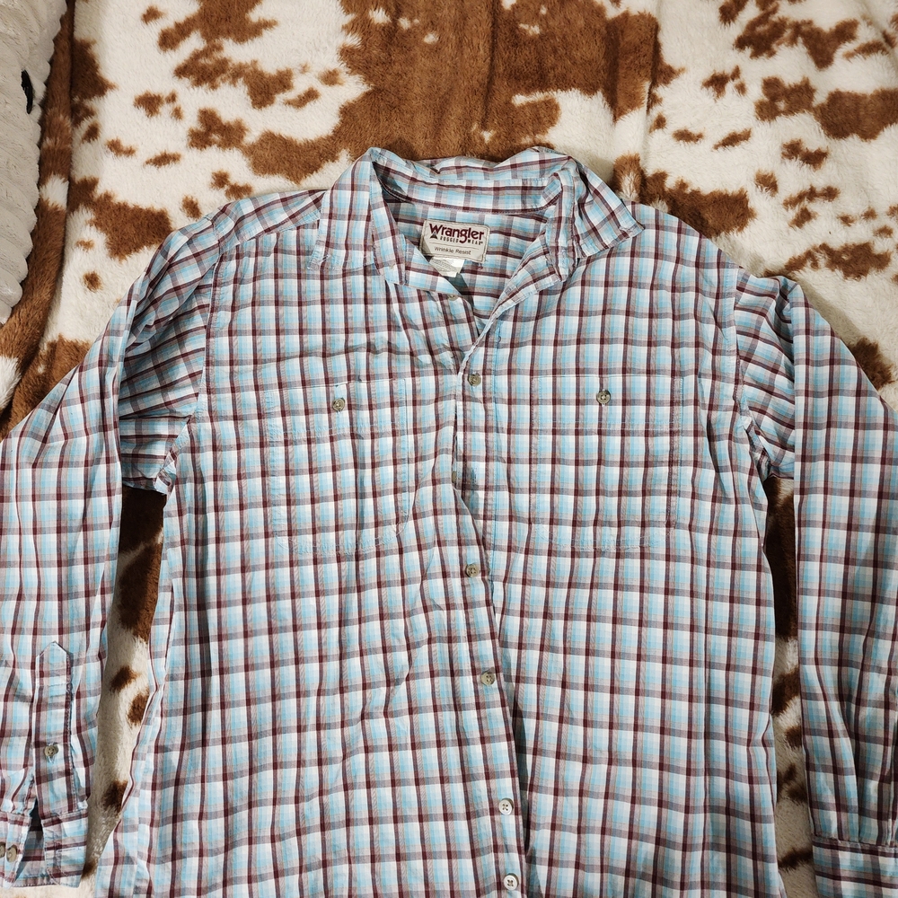Wrangler Men's Casual Red and Blue Checkered Shirt